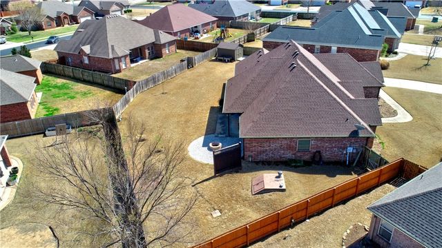 2004 Nutmeg Street, Bentonville, AR 72713