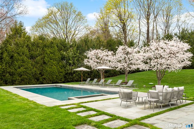 6 Twin Circle Drive, Westport, CT 06880