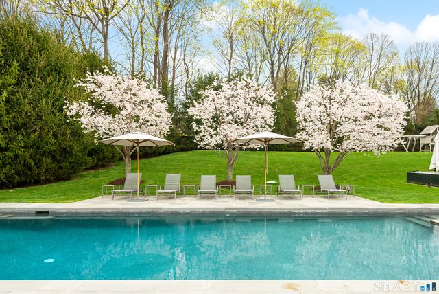 6 Twin Circle Drive, Westport, CT 06880
