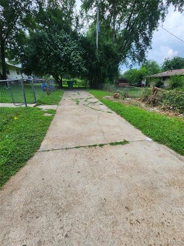 1201 Walker Avenue, Spanish Lake, MO 63138