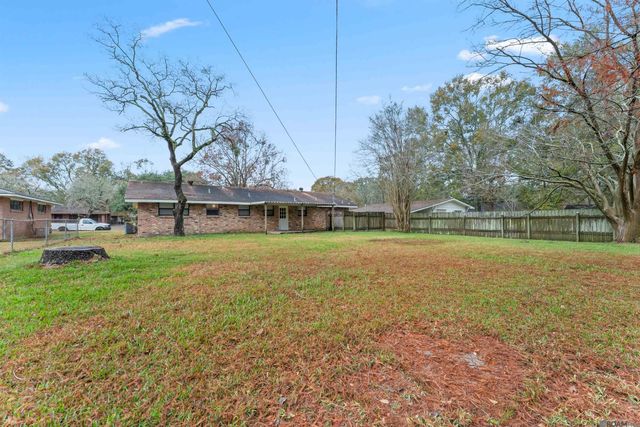 2351 Sweetleaf St, Baton Rouge, LA 70816