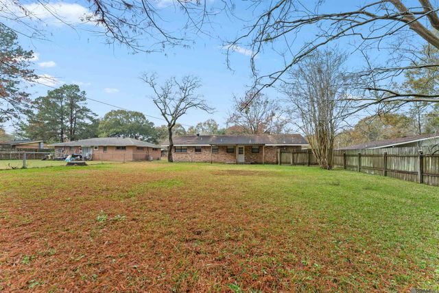 2351 Sweetleaf St, Baton Rouge, LA 70816