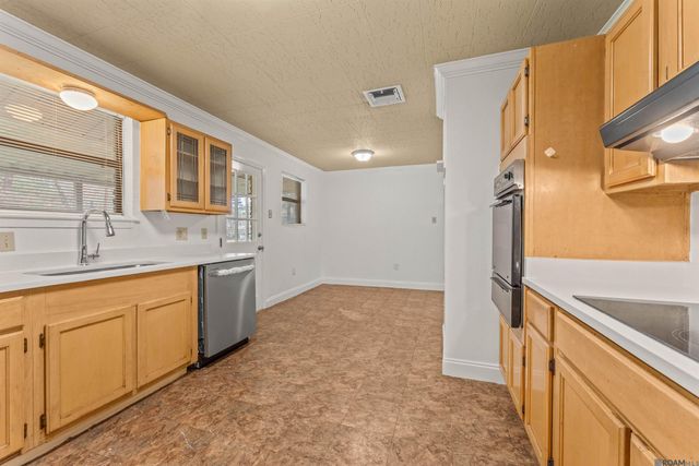 2351 Sweetleaf St, Baton Rouge, LA 70816