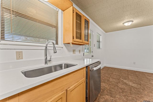 2351 Sweetleaf St, Baton Rouge, LA 70816