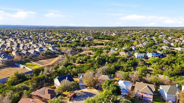 3744 Top Rock LN, Round Rock, TX 78681