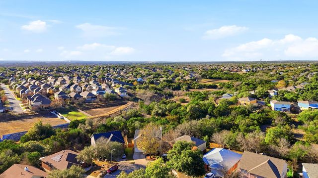 3744 Top Rock LN, Round Rock, TX 78681