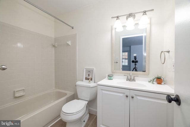 311 STONEHAM DR, Hockessin, DE 19707