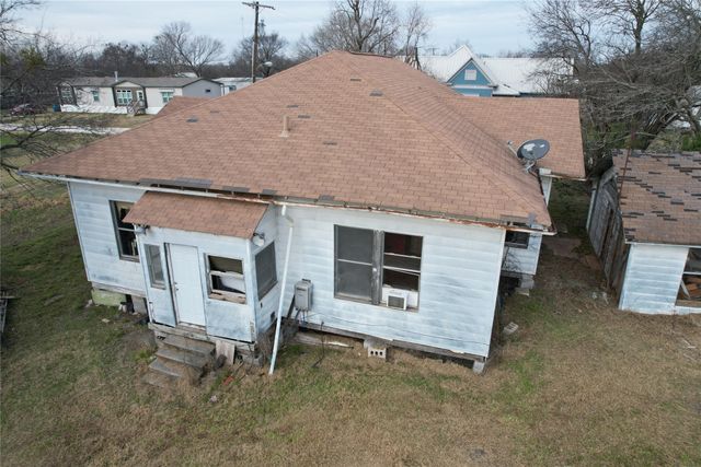 103 W 3rd Street, Barry, TX 75102