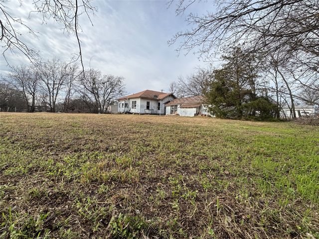 103 W 3rd Street, Barry, TX 75102