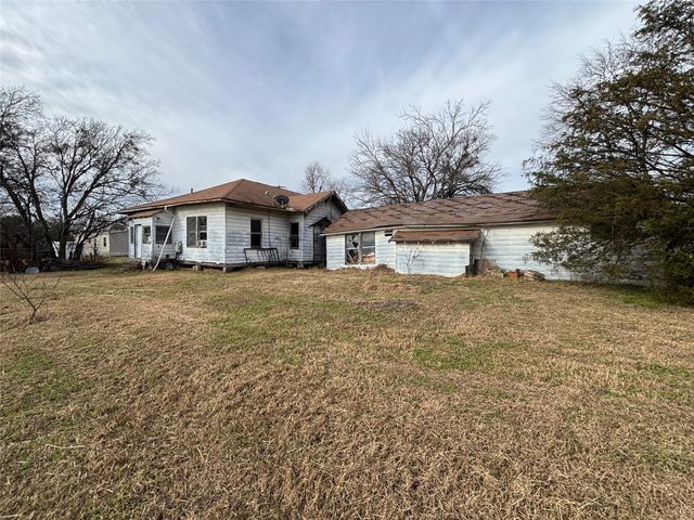103 W 3rd Street, Barry, TX 75102