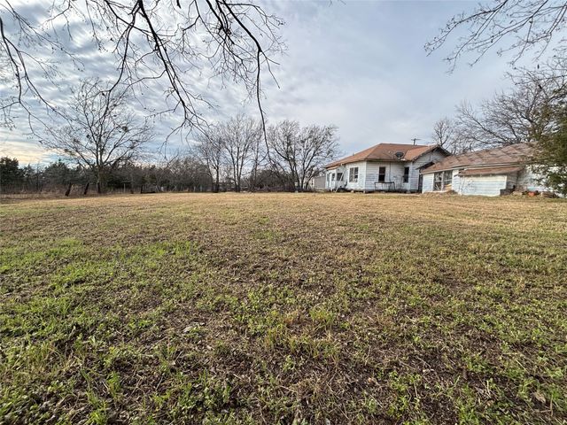 103 W 3rd Street, Barry, TX 75102