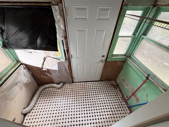 103 W 3rd Street, Barry, TX 75102