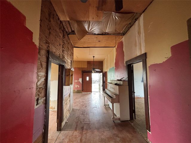 103 W 3rd Street, Barry, TX 75102