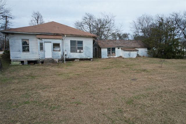 103 W 3rd Street, Barry, TX 75102