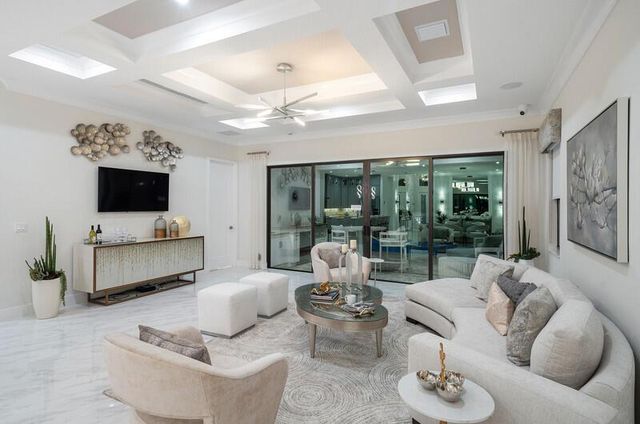 12672 Solana Bay Circle, Palm Beach Gardens, FL 33412
