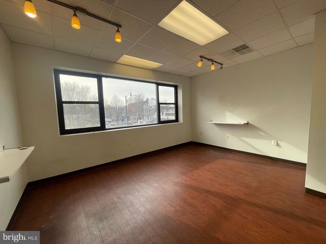 1102 H ST NE, Washington, DC 20002