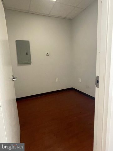 1102 H ST NE, Washington, DC 20002