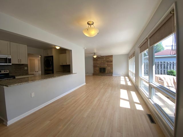 8143 Howard Avenue, Munster, IN 46321