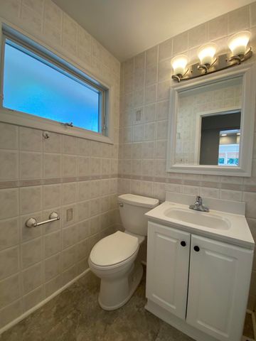 8143 Howard Avenue, Munster, IN 46321