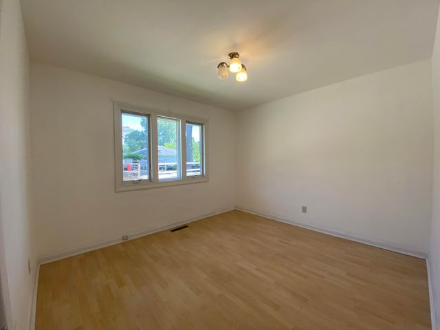 8143 Howard Avenue, Munster, IN 46321