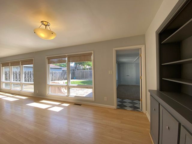 8143 Howard Avenue, Munster, IN 46321