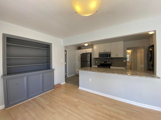 8143 Howard Avenue, Munster, IN 46321