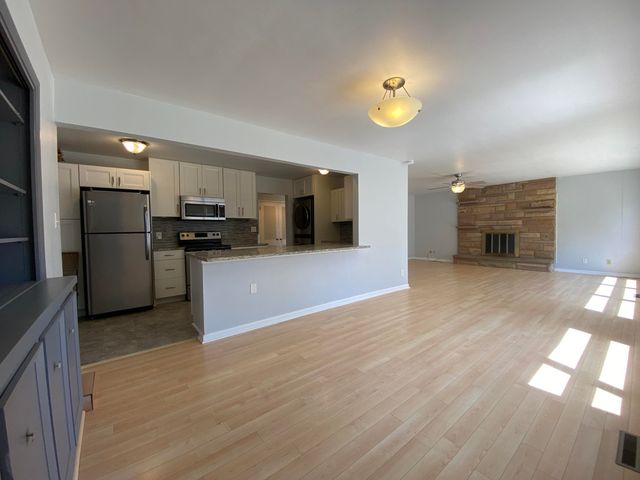8143 Howard Avenue, Munster, IN 46321