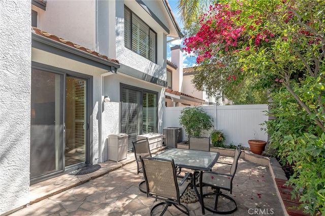 349 Scanno Drive, Oak Park, CA 91377