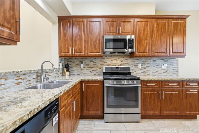 349 Scanno Drive, Oak Park, CA 91377