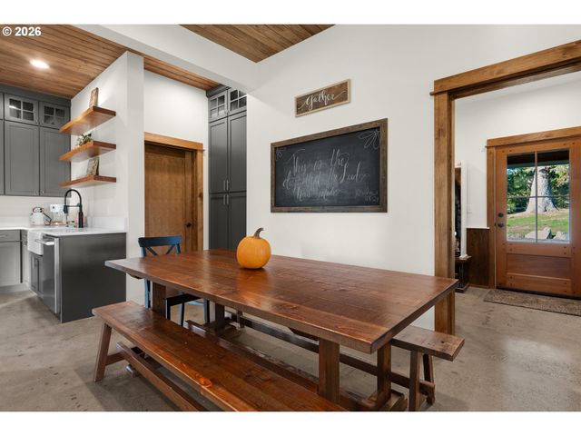 101 Sw JUNIPER Ave, Warrenton, OR 97146
