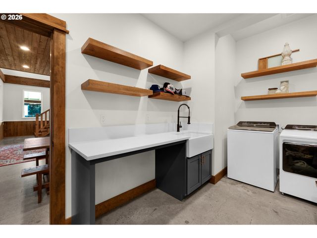 101 Sw JUNIPER Ave, Warrenton, OR 97146