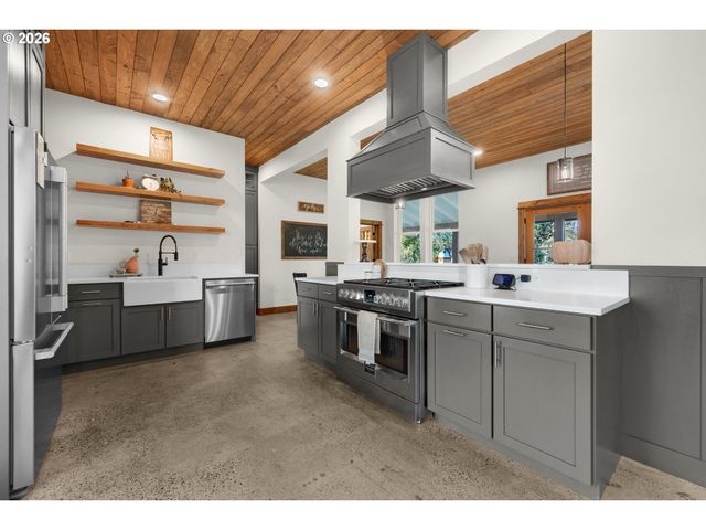 101 Sw JUNIPER Ave, Warrenton, OR 97146