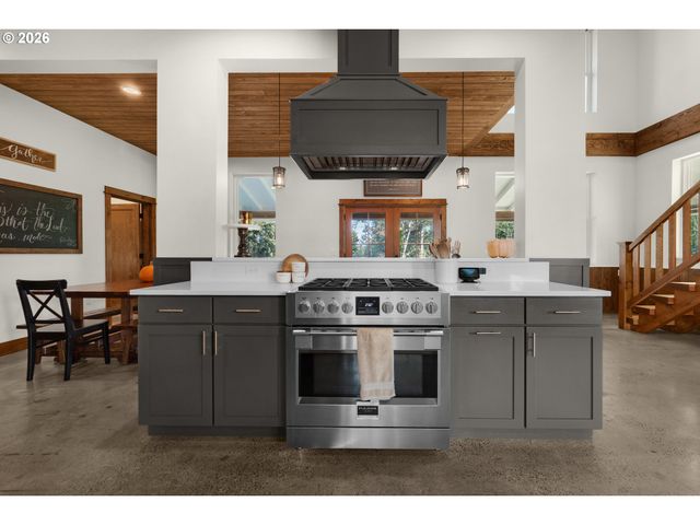 101 Sw JUNIPER Ave, Warrenton, OR 97146