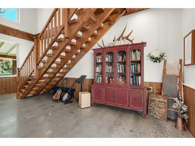 101 Sw JUNIPER Ave, Warrenton, OR 97146