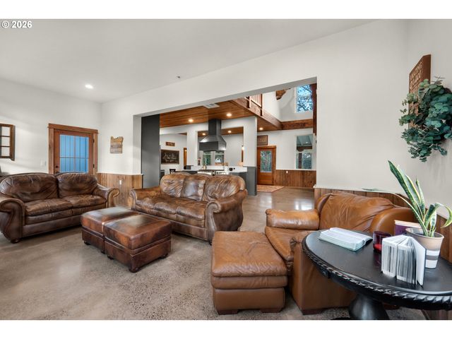 101 Sw JUNIPER Ave, Warrenton, OR 97146