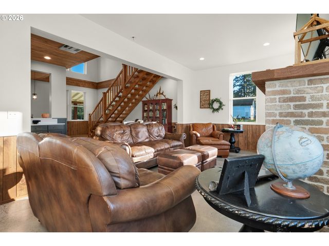 101 Sw JUNIPER Ave, Warrenton, OR 97146