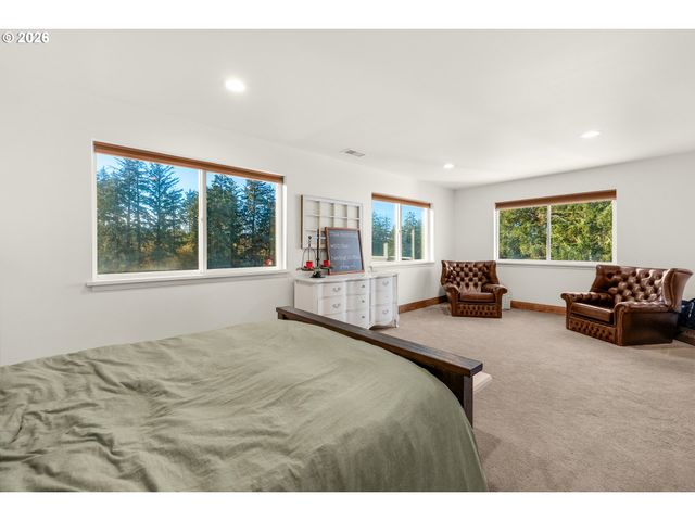 101 Sw JUNIPER Ave, Warrenton, OR 97146