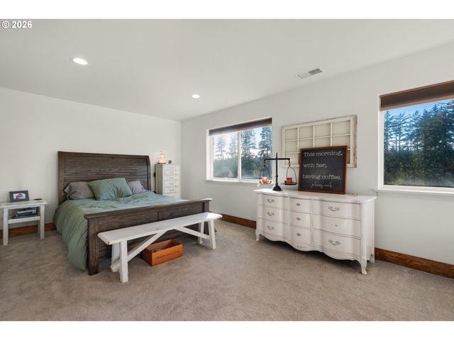 101 Sw JUNIPER Ave, Warrenton, OR 97146
