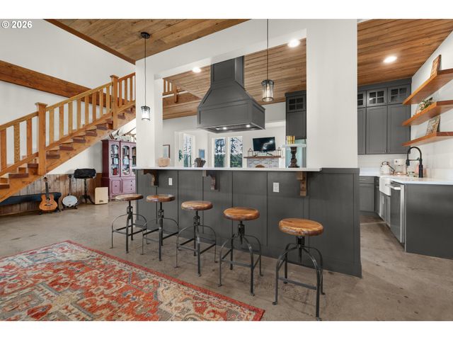101 Sw JUNIPER Ave, Warrenton, OR 97146
