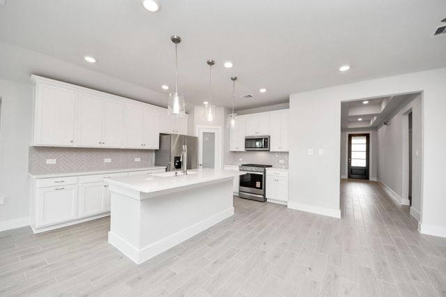 225 Orchard Laurel Drive, Alvin, TX 77511