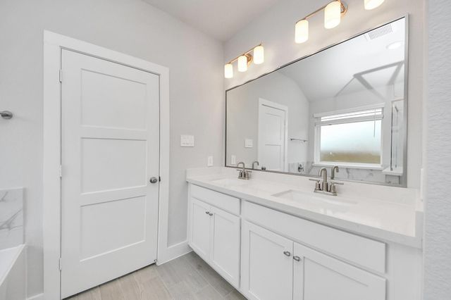 225 Orchard Laurel Drive, Alvin, TX 77511