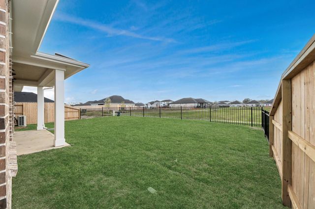 225 Orchard Laurel Drive, Alvin, TX 77511