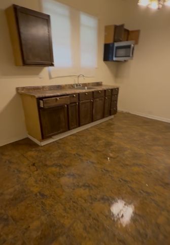 705 W 81st Street, Chicago, IL 60620