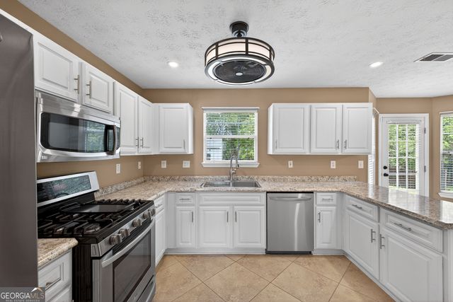 1380 Pebble Beach Lane, Hampton, GA 30228
