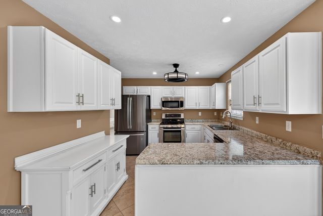 1380 Pebble Beach Lane, Hampton, GA 30228