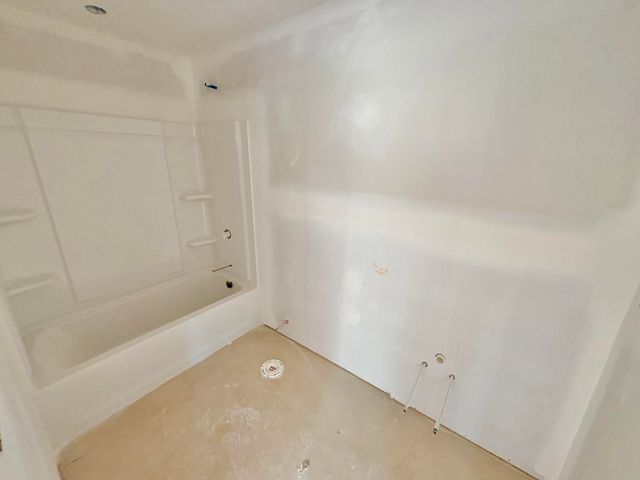 8332 Kettle Oak Drive SE, Alto, MI 49302