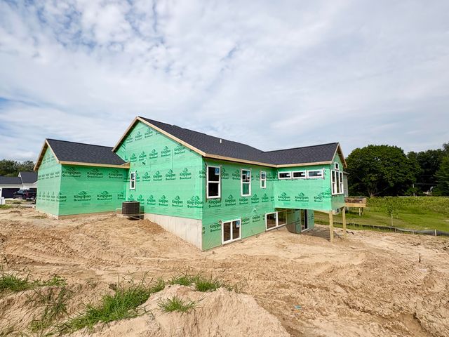 8332 Kettle Oak Drive SE, Alto, MI 49302