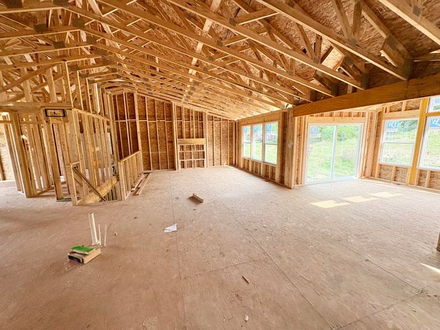 8332 Kettle Oak Drive SE, Alto, MI 49302