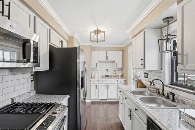 5386 Pennsylvania S, Bethel Park, PA 15102