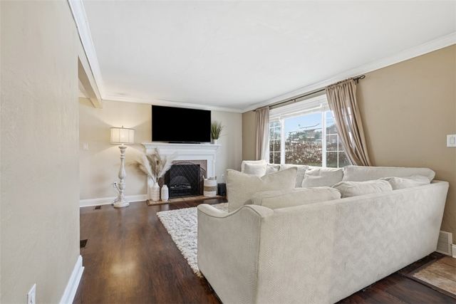 5386 Pennsylvania S, Bethel Park, PA 15102